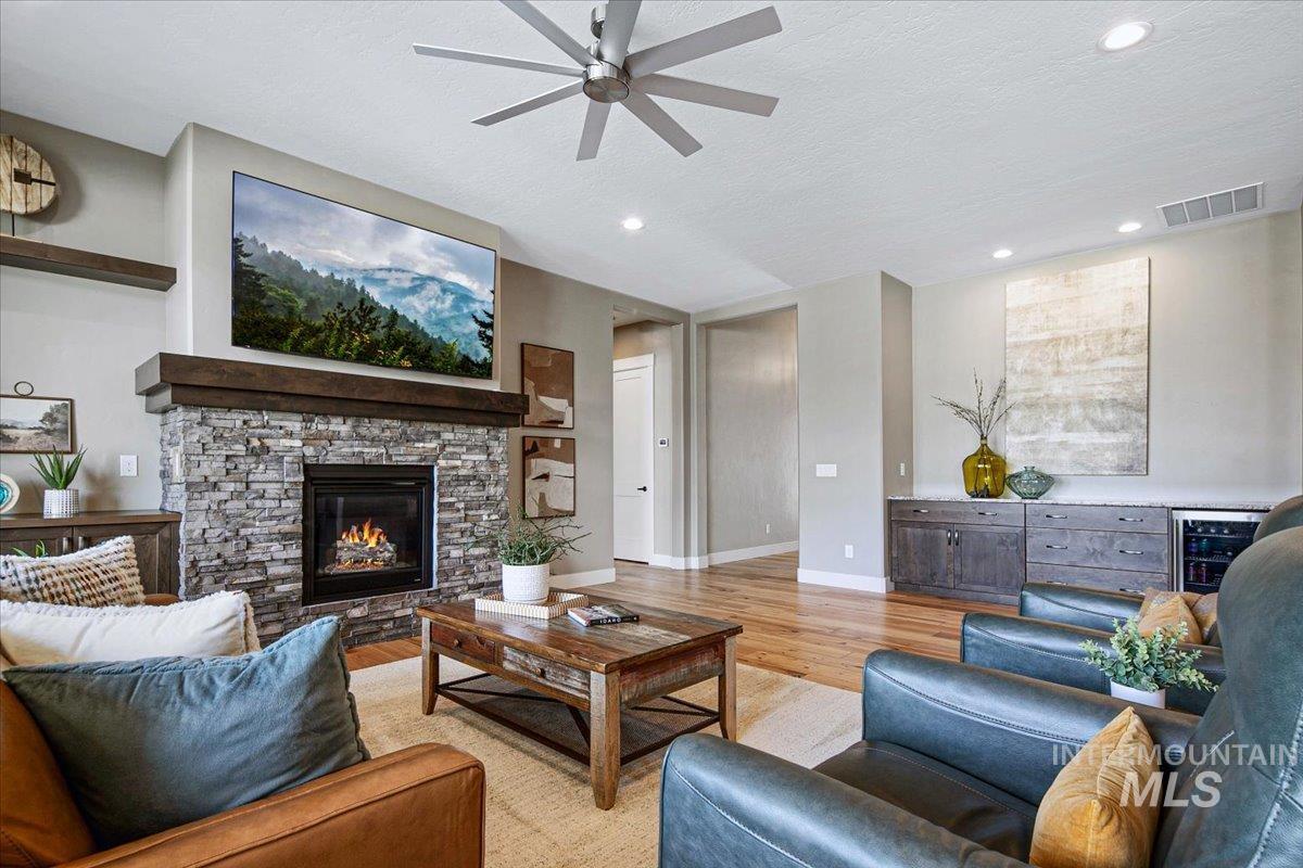 2578 E Shady Glade Drive, Meridian, Idaho 83642, 4 Bedrooms, 4 Bathrooms, Residential For Sale, Price $969,000, 98981278