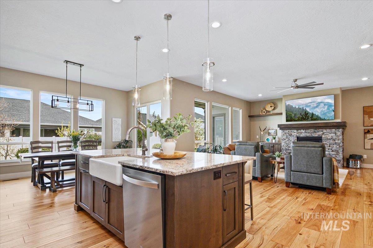 2578 E Shady Glade Drive, Meridian, Idaho 83642, 4 Bedrooms, 4 Bathrooms, Residential For Sale, Price $969,000, 98981278