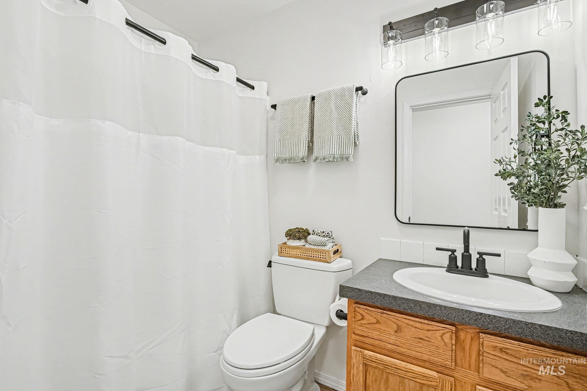 3824 Groveton St, Caldwell, Idaho 83605, 3 Bedrooms, 2 Bathrooms, Residential For Sale, Price $333,000, 98981279