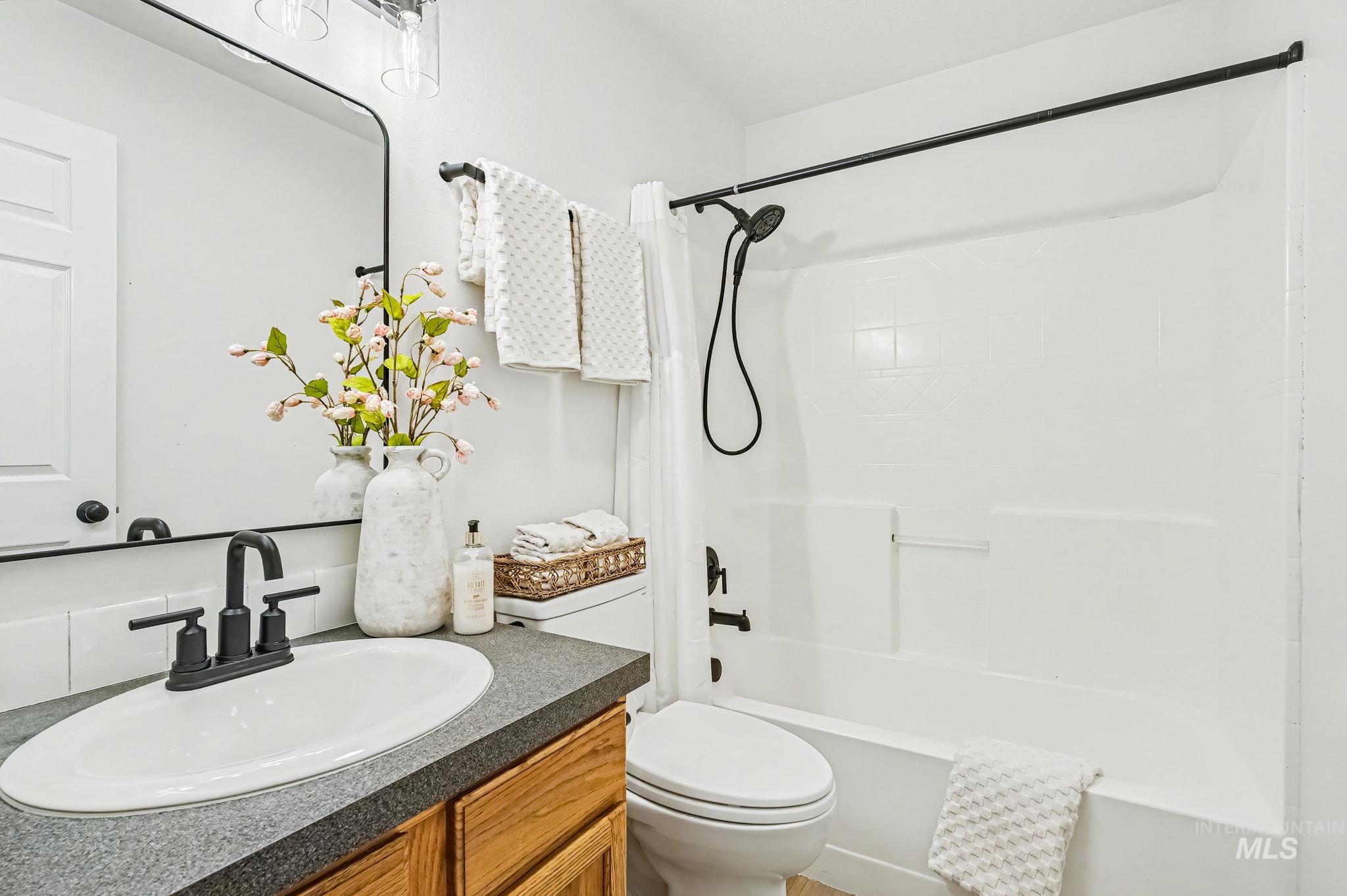 3824 Groveton St, Caldwell, Idaho 83605, 3 Bedrooms, 2 Bathrooms, Residential For Sale, Price $333,000, 98981279