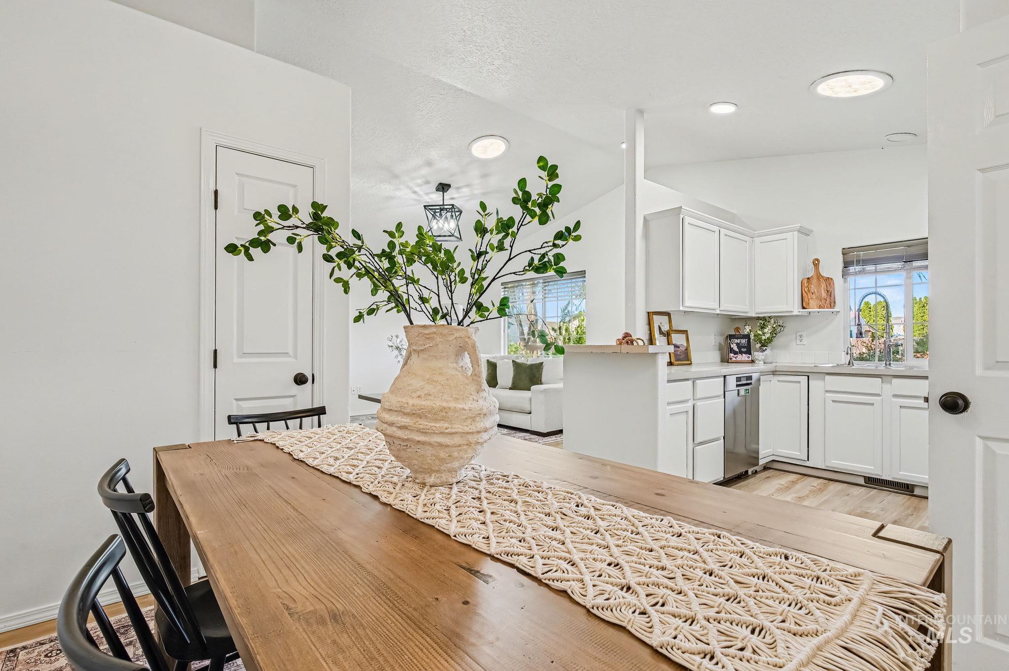 3824 Groveton St, Caldwell, Idaho 83605, 3 Bedrooms, 2 Bathrooms, Residential For Sale, Price $333,000, 98981279