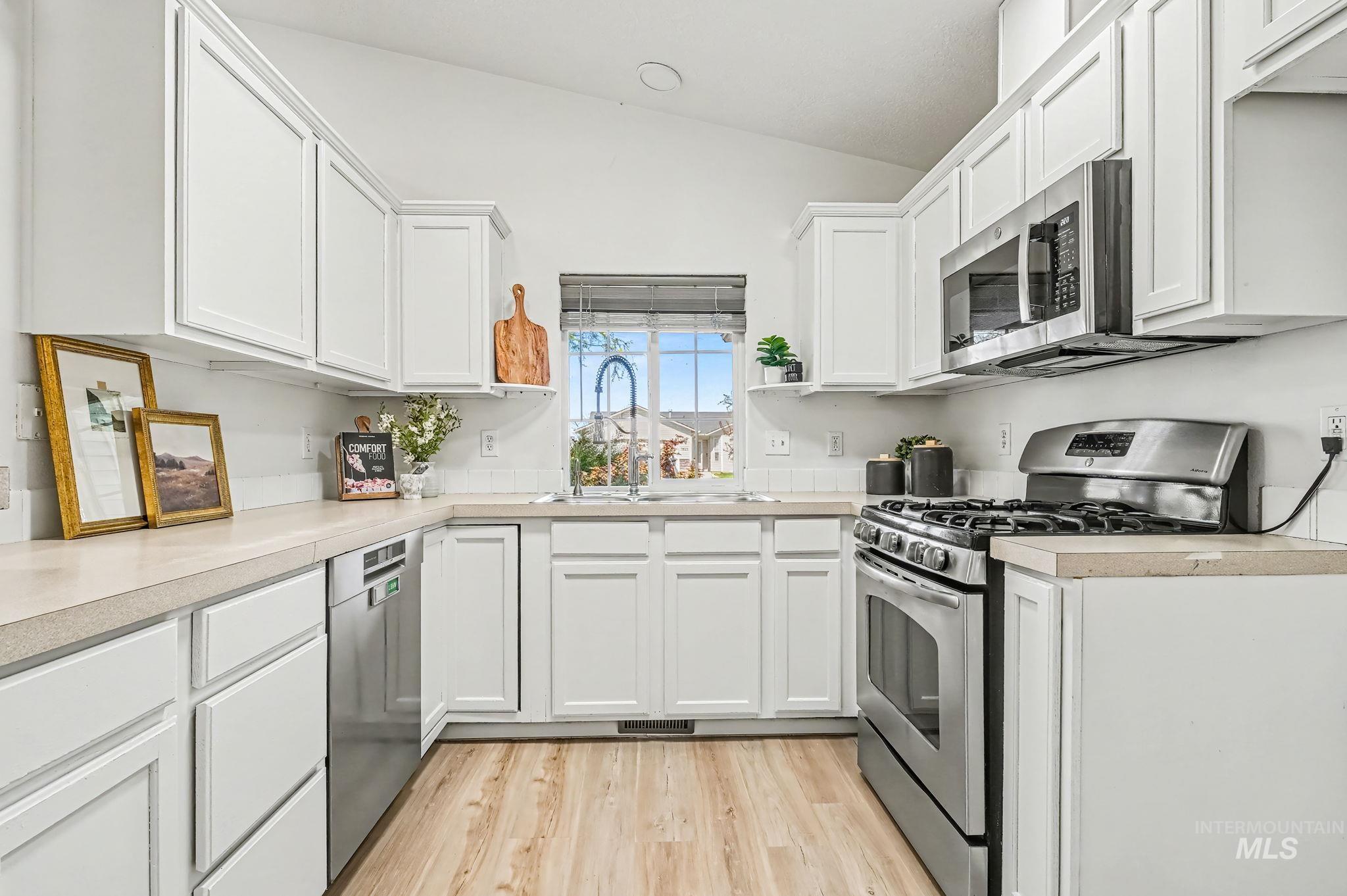 3824 Groveton St, Caldwell, Idaho 83605, 3 Bedrooms, 2 Bathrooms, Residential For Sale, Price $333,000, 98981279