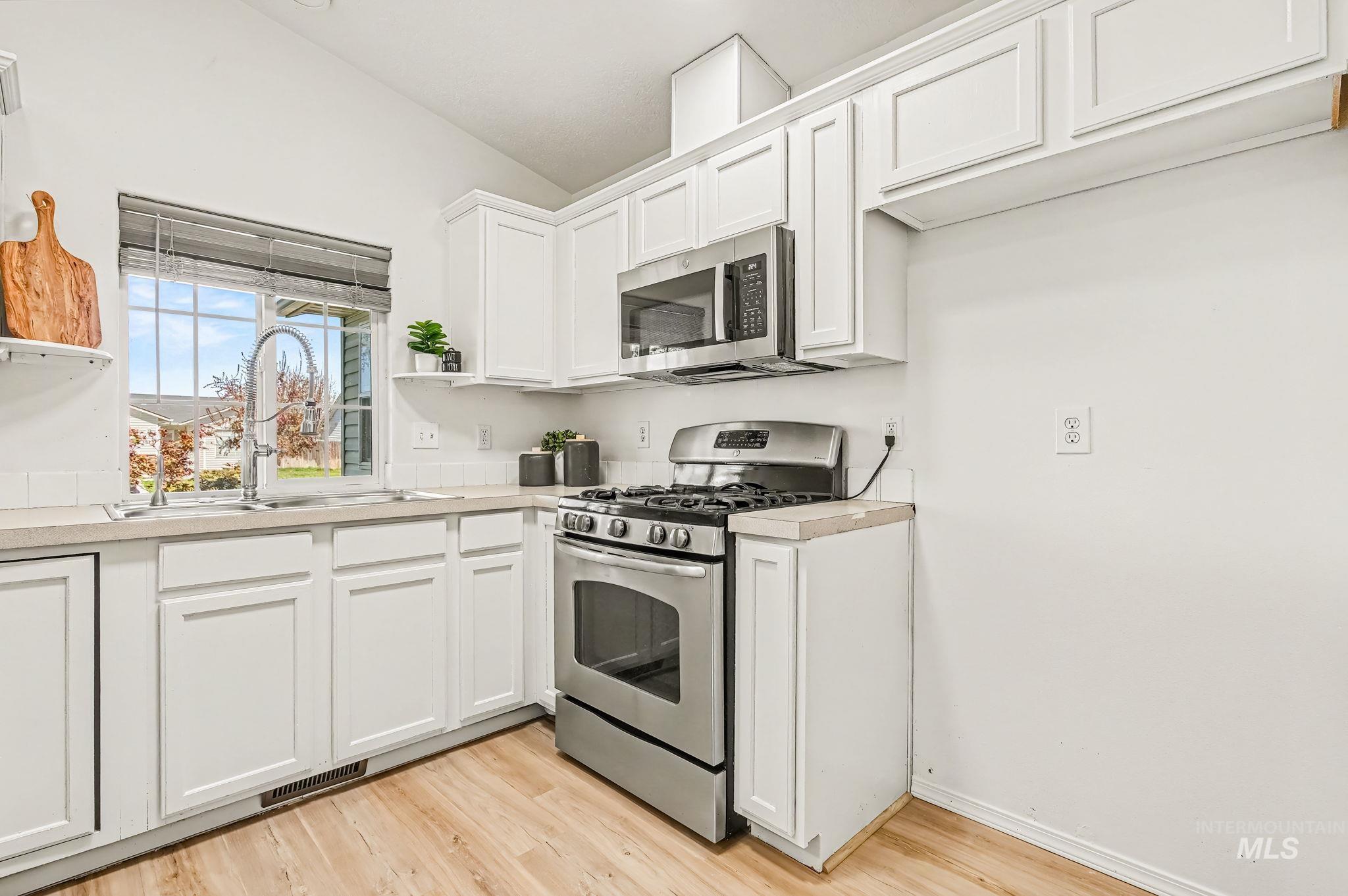 3824 Groveton St, Caldwell, Idaho 83605, 3 Bedrooms, 2 Bathrooms, Residential For Sale, Price $333,000, 98981279