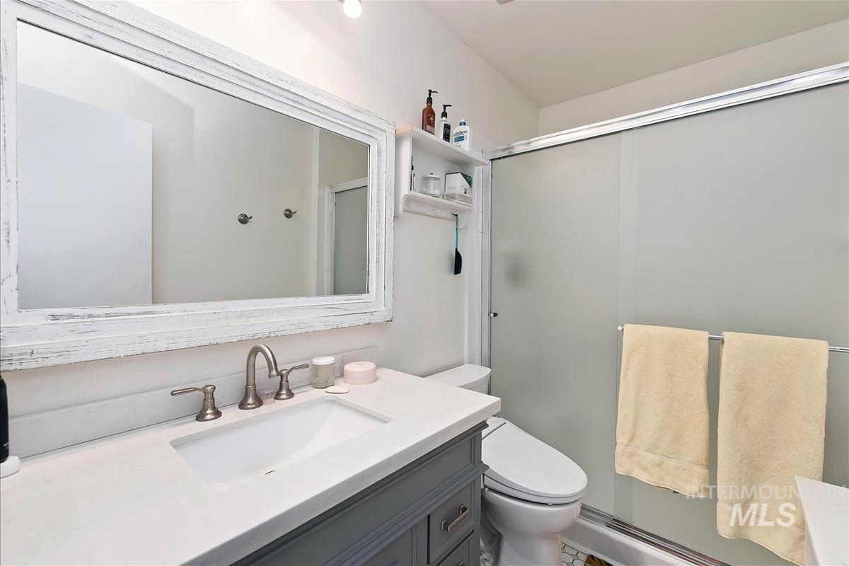 206 N Northview Dr, Eagle, Idaho 83616, 3 Bedrooms, 2 Bathrooms, Residential For Sale, Price $565,000, 98981280