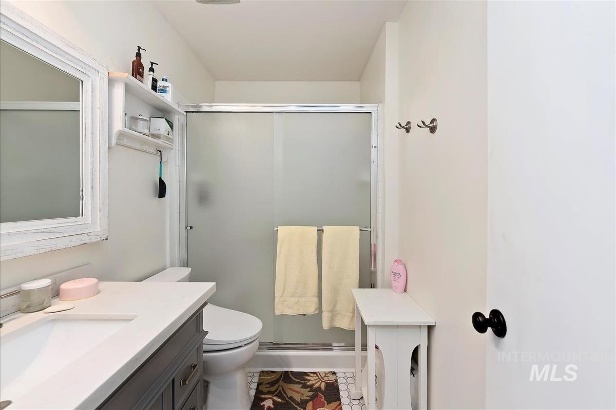 206 N Northview Dr, Eagle, Idaho 83616, 3 Bedrooms, 2 Bathrooms, Residential For Sale, Price $565,000, 98981280