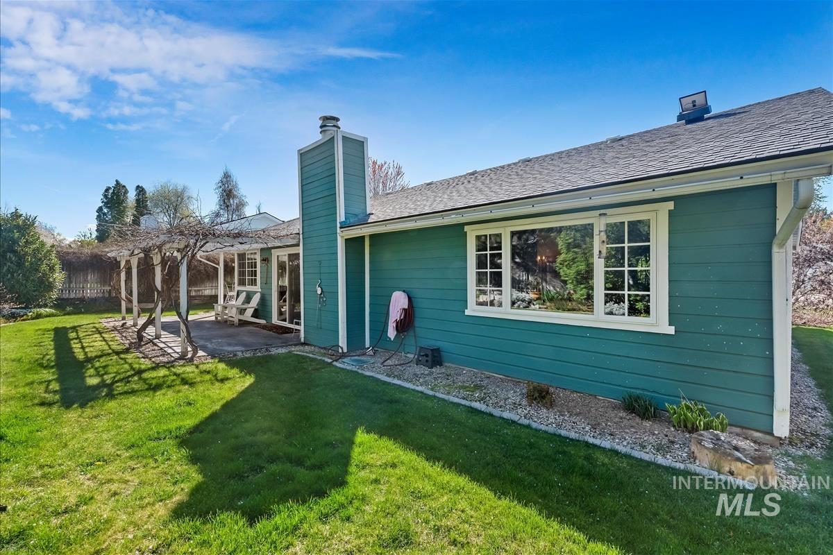 206 N Northview Dr, Eagle, Idaho 83616, 3 Bedrooms, 2 Bathrooms, Residential For Sale, Price $565,000, 98981280