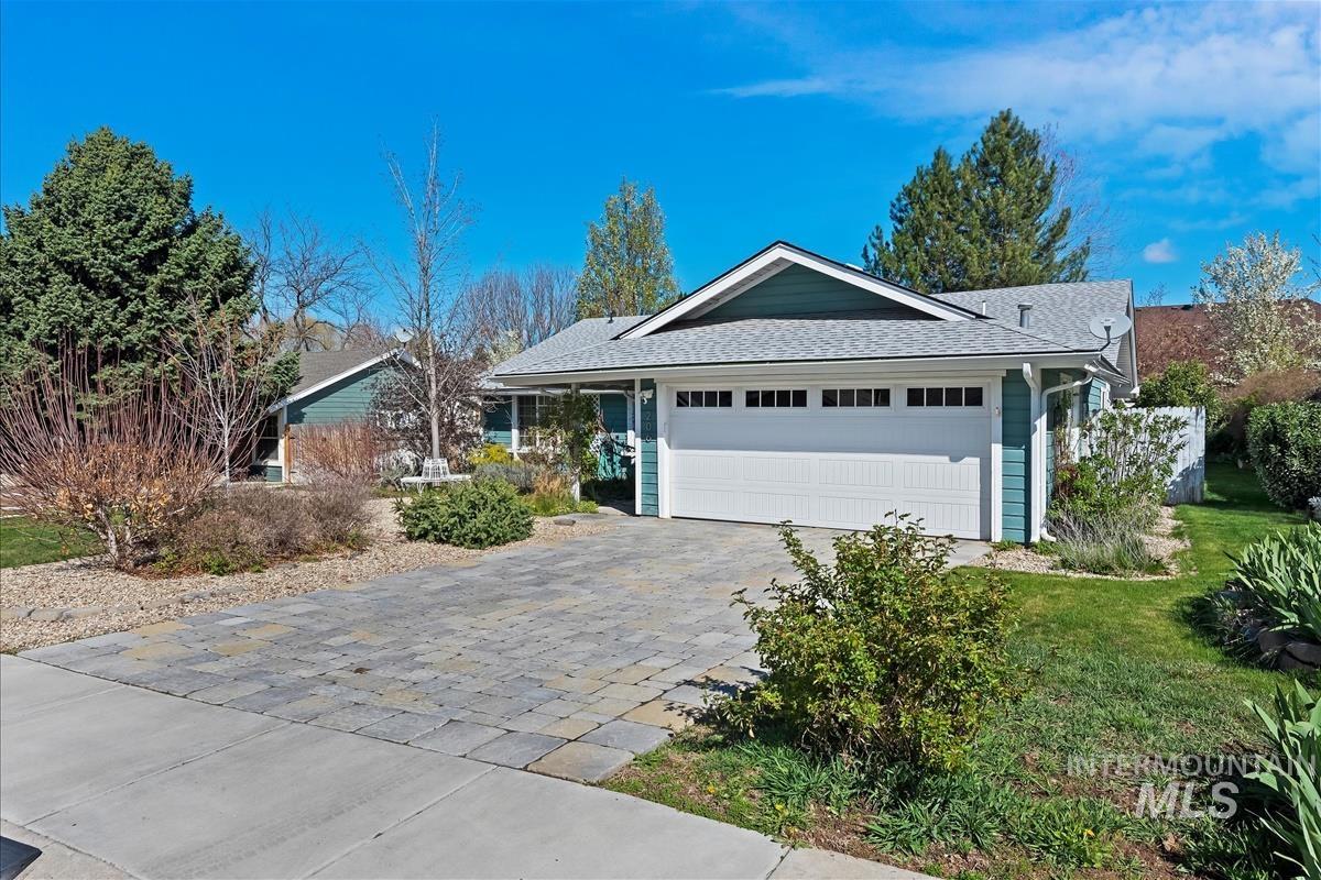 206 N Northview Dr, Eagle, Idaho 83616, 3 Bedrooms, 2 Bathrooms, Residential For Sale, Price $565,000, 98981280