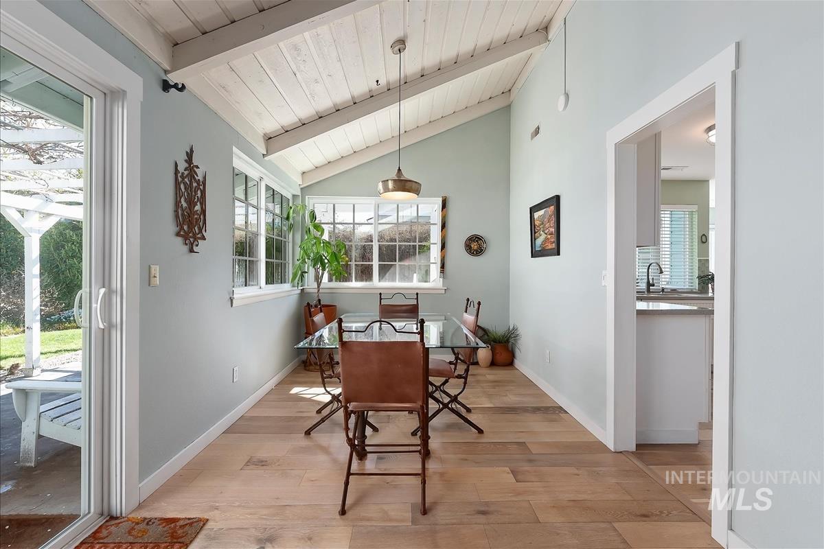 206 N Northview Dr, Eagle, Idaho 83616, 3 Bedrooms, 2 Bathrooms, Residential For Sale, Price $565,000, 98981280