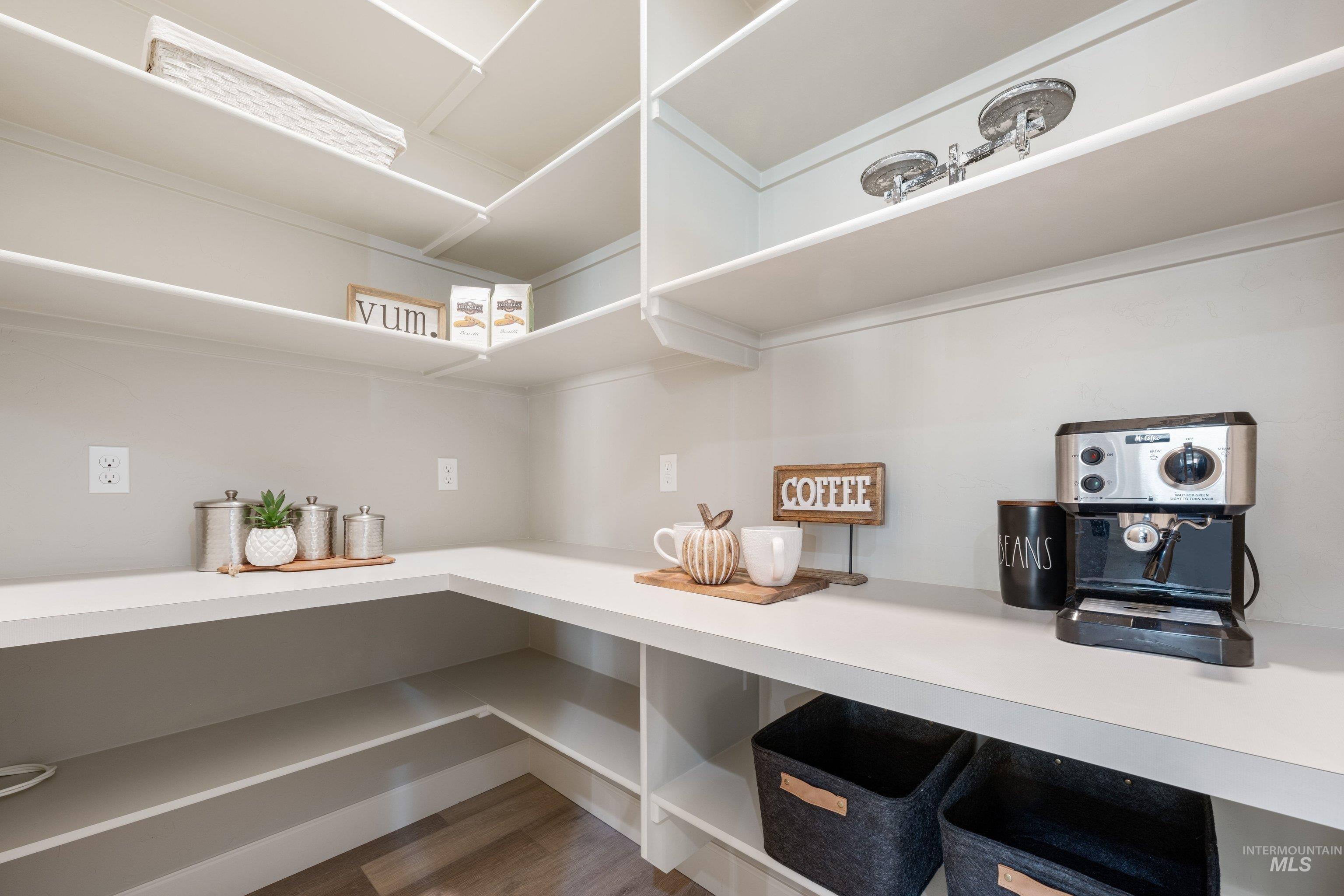 12480 W Superior St, Star, Idaho 83669, 3 Bedrooms, 3 Bathrooms, Residential For Sale, Price $878,000, 98981281