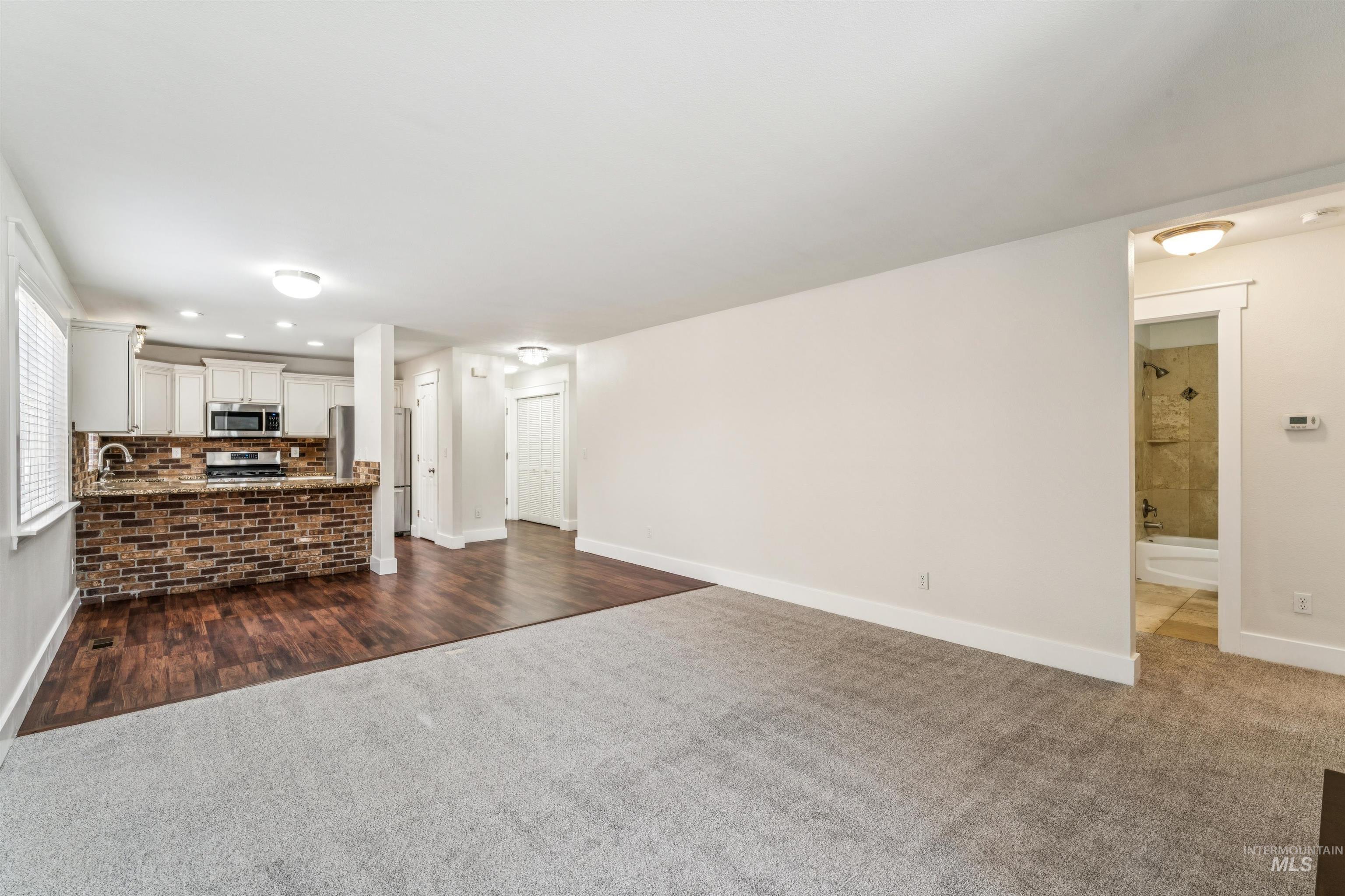 6833 W Russett St, Boise, Idaho 83704, 2 Bedrooms, 2 Bathrooms, Residential For Sale, Price $345,000, 98981285