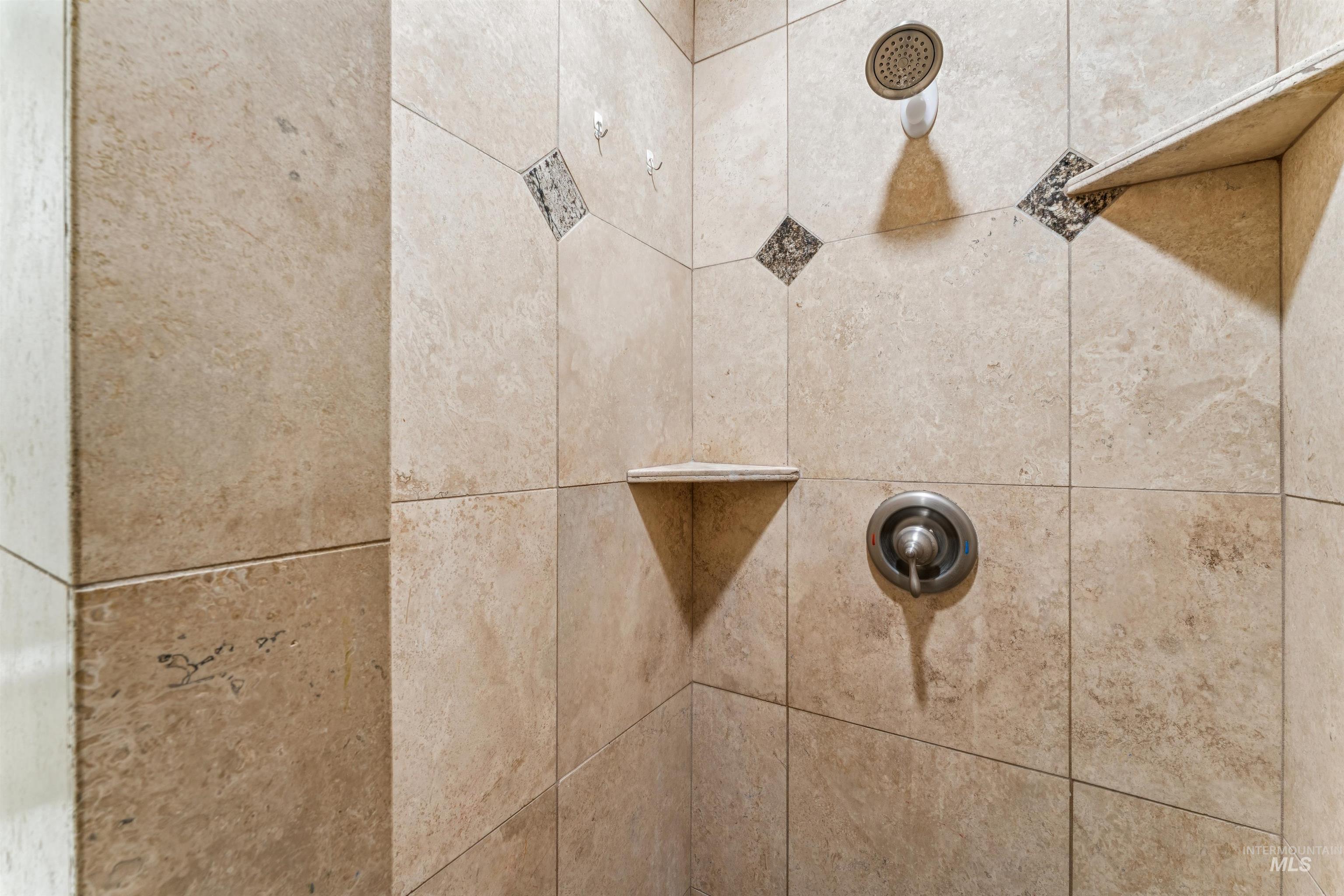 6833 W Russett St, Boise, Idaho 83704, 2 Bedrooms, 2 Bathrooms, Residential For Sale, Price $345,000, 98981285