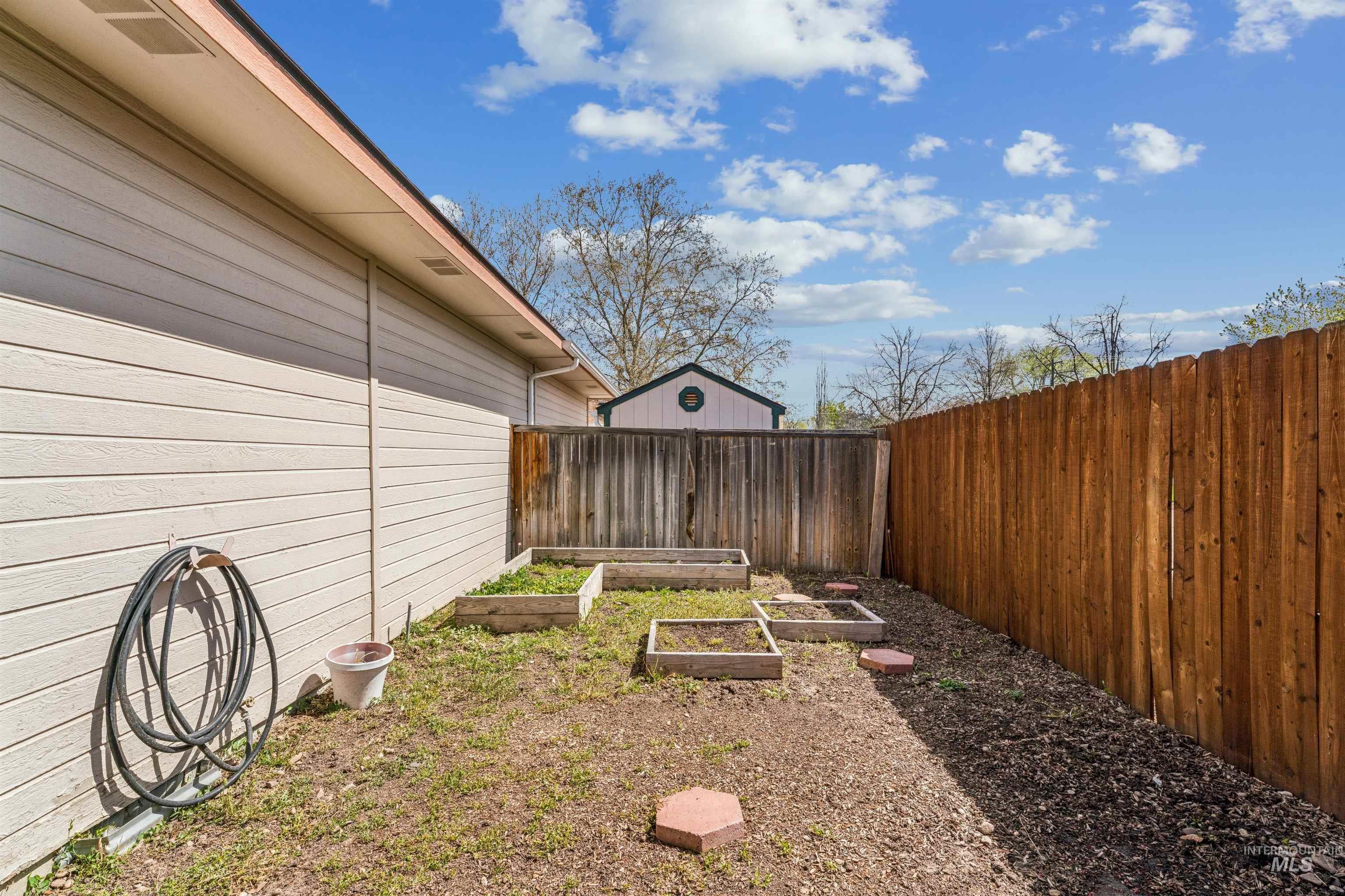 6833 W Russett St, Boise, Idaho 83704, 2 Bedrooms, 2 Bathrooms, Residential For Sale, Price $345,000, 98981285