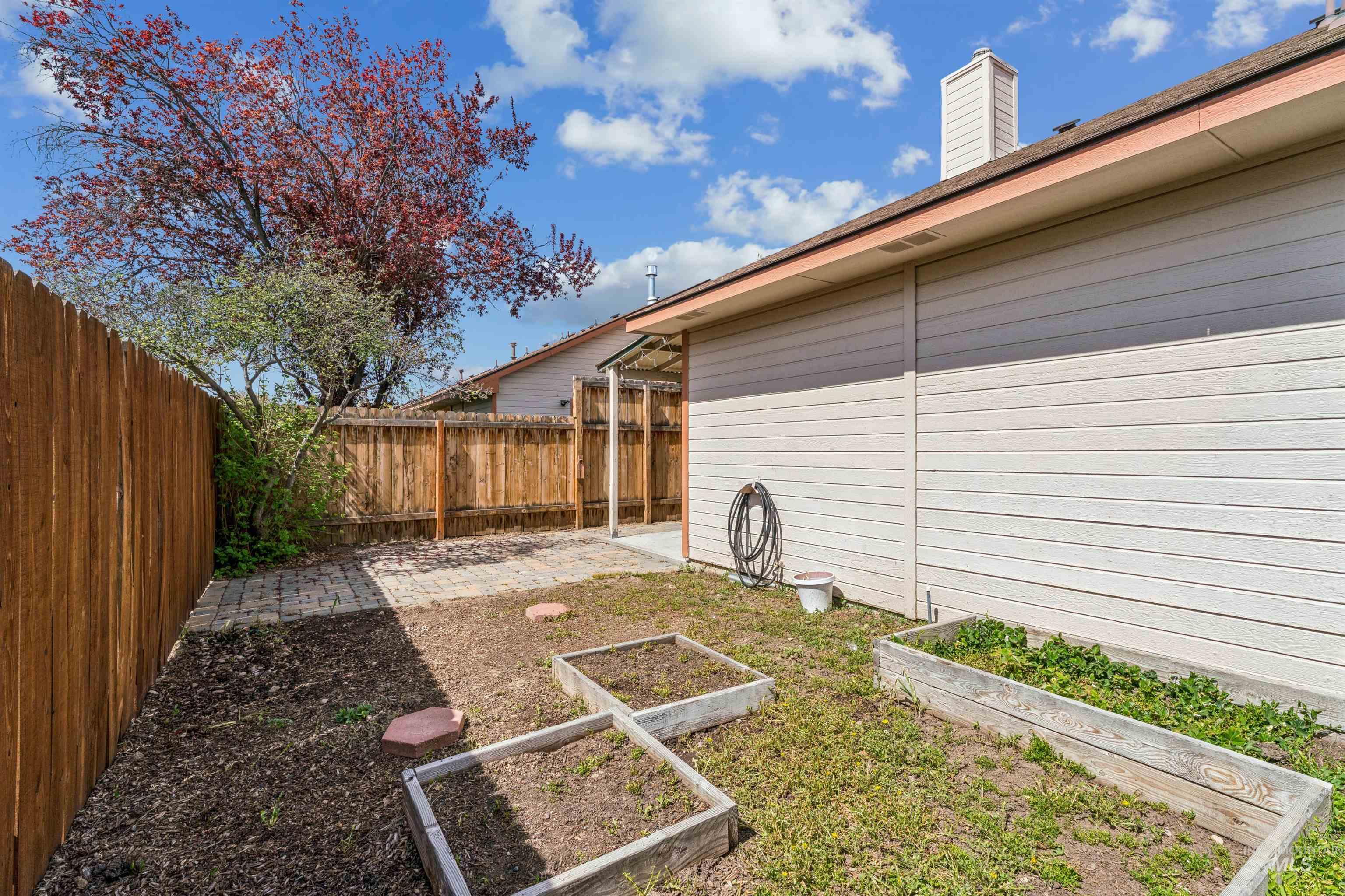 6833 W Russett St, Boise, Idaho 83704, 2 Bedrooms, 2 Bathrooms, Residential For Sale, Price $345,000, 98981285