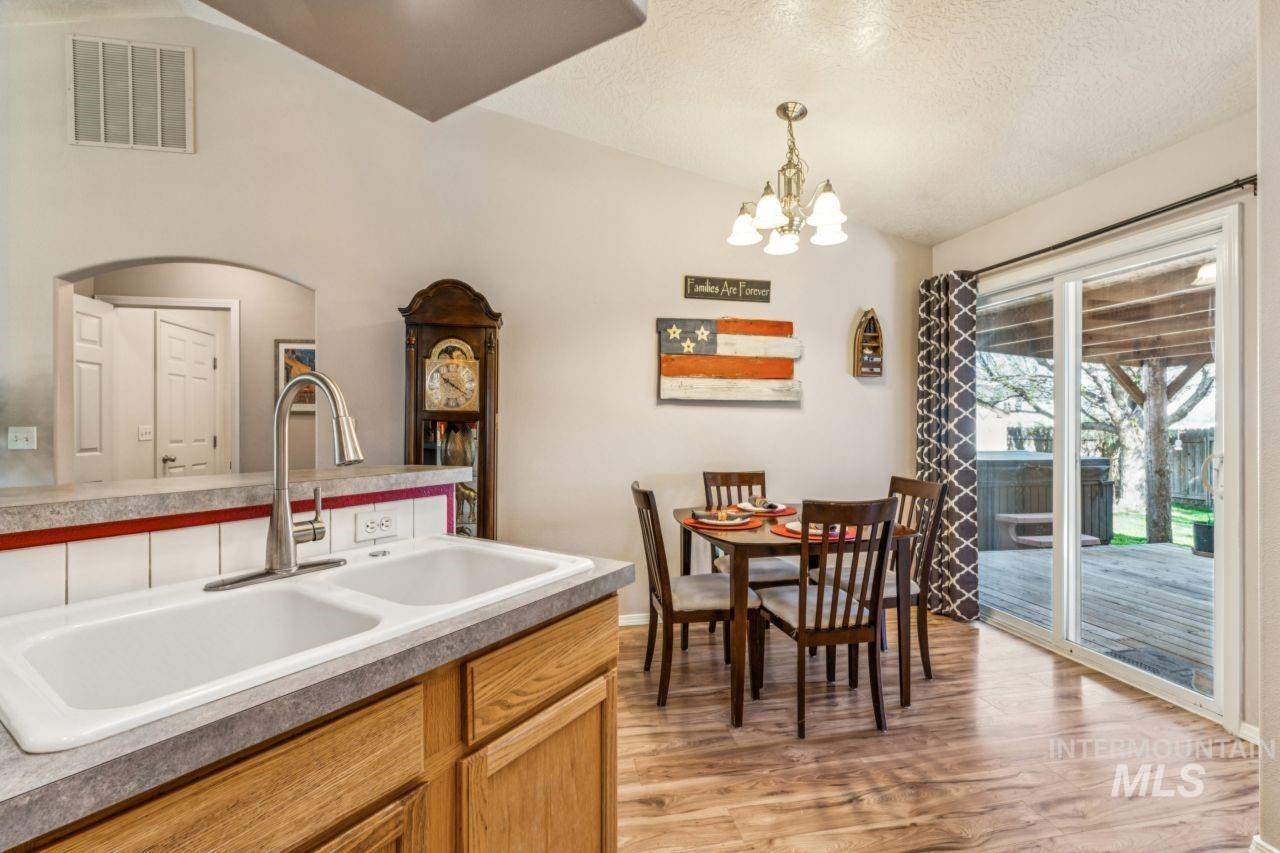 11980 Colonial Dr, Caldwell, Idaho 83605, 3 Bedrooms, 2 Bathrooms, Residential For Sale, Price $349,900, 98981288