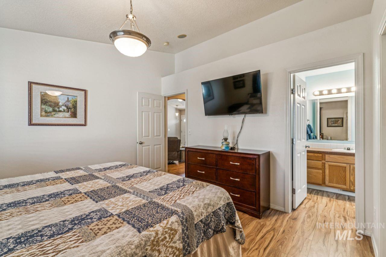 11980 Colonial Dr, Caldwell, Idaho 83605, 3 Bedrooms, 2 Bathrooms, Residential For Sale, Price $349,900, 98981288