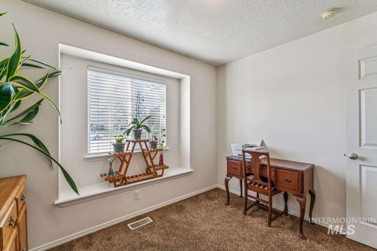 11980 Colonial Dr, Caldwell, Idaho 83605, 3 Bedrooms, 2 Bathrooms, Residential For Sale, Price $349,900, 98981288