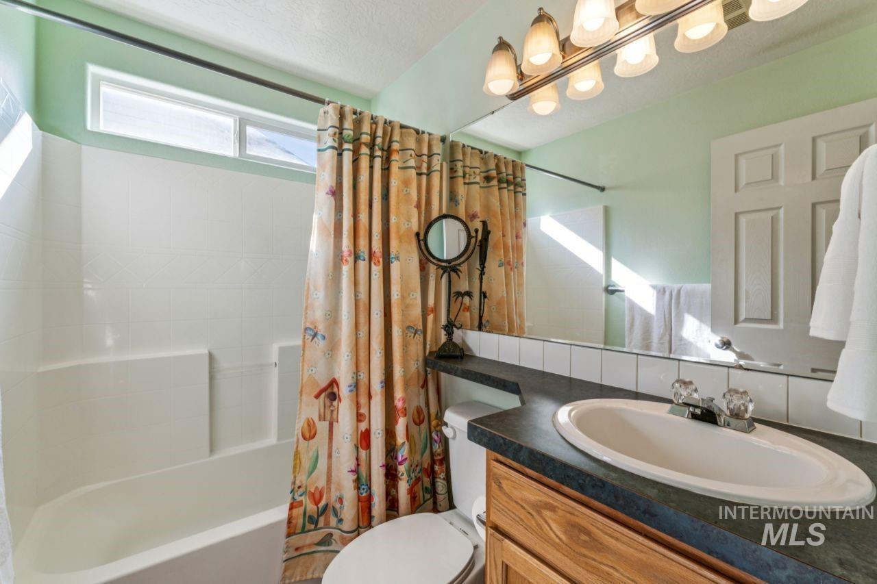 11980 Colonial Dr, Caldwell, Idaho 83605, 3 Bedrooms, 2 Bathrooms, Residential For Sale, Price $349,900, 98981288