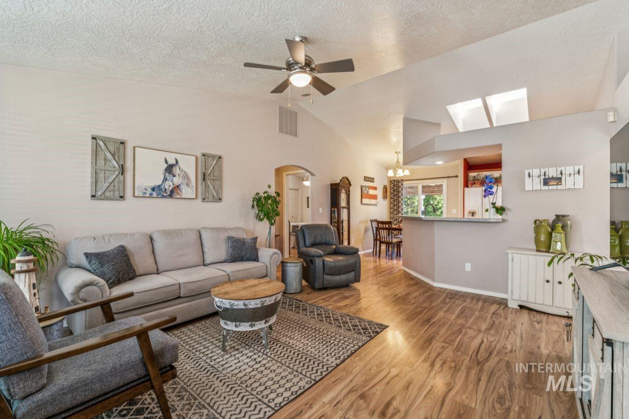 11980 Colonial Dr, Caldwell, Idaho 83605, 3 Bedrooms, 2 Bathrooms, Residential For Sale, Price $349,900, 98981288