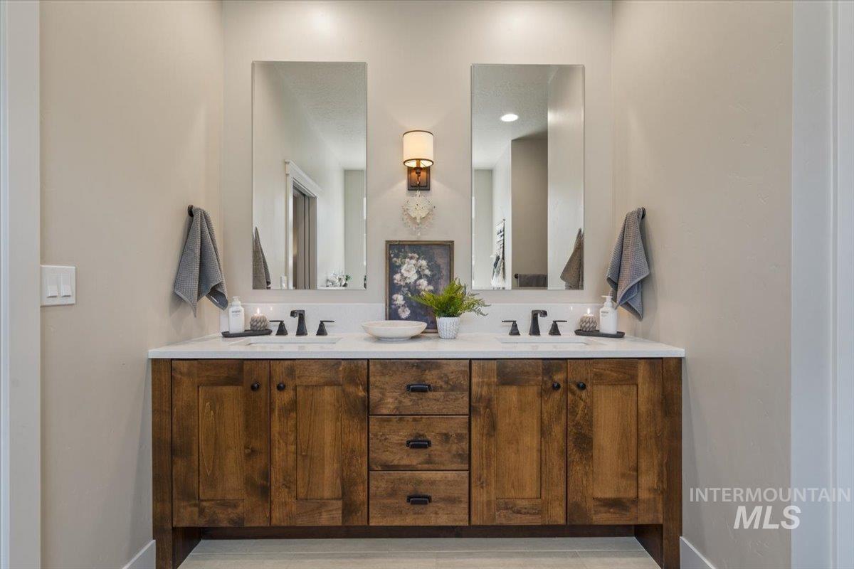 6217 W Ina Dr, Boise, Idaho 83703, 3 Bedrooms, 2.5 Bathrooms, Residential For Sale, Price $875,000, 98981291