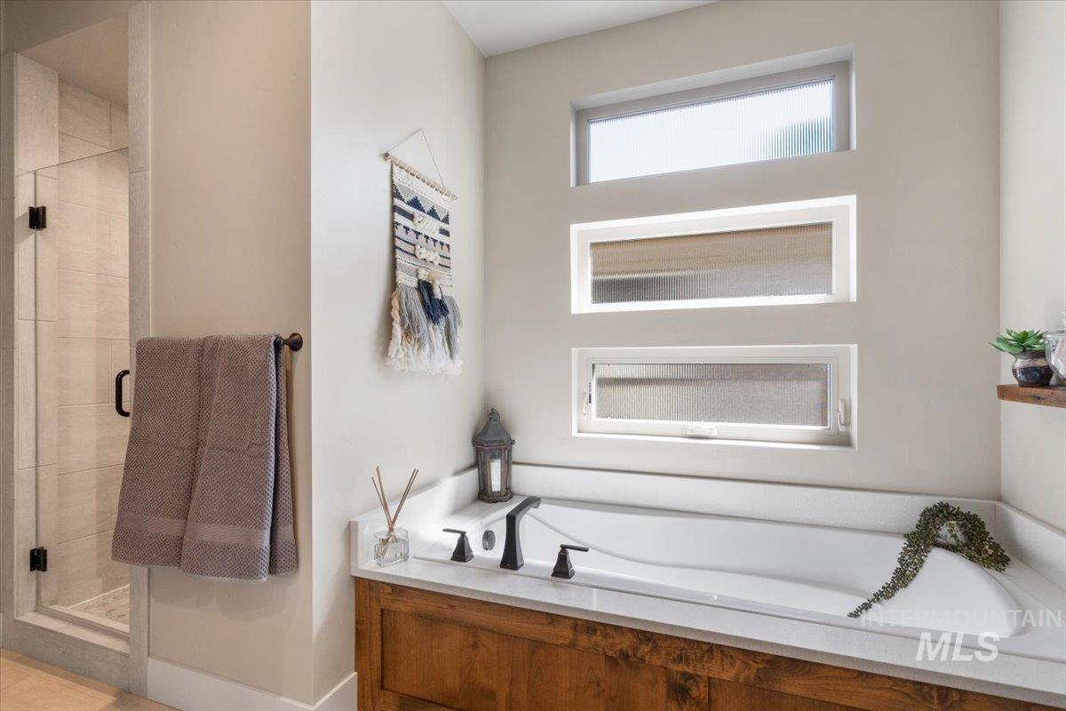 6217 W Ina Dr, Boise, Idaho 83703, 3 Bedrooms, 2.5 Bathrooms, Residential For Sale, Price $875,000, 98981291