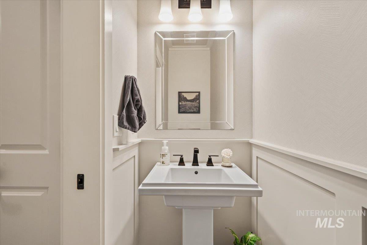 6217 W Ina Dr, Boise, Idaho 83703, 3 Bedrooms, 2.5 Bathrooms, Residential For Sale, Price $875,000, 98981291