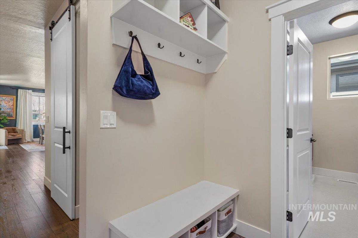 6217 W Ina Dr, Boise, Idaho 83703, 3 Bedrooms, 2.5 Bathrooms, Residential For Sale, Price $875,000, 98981291