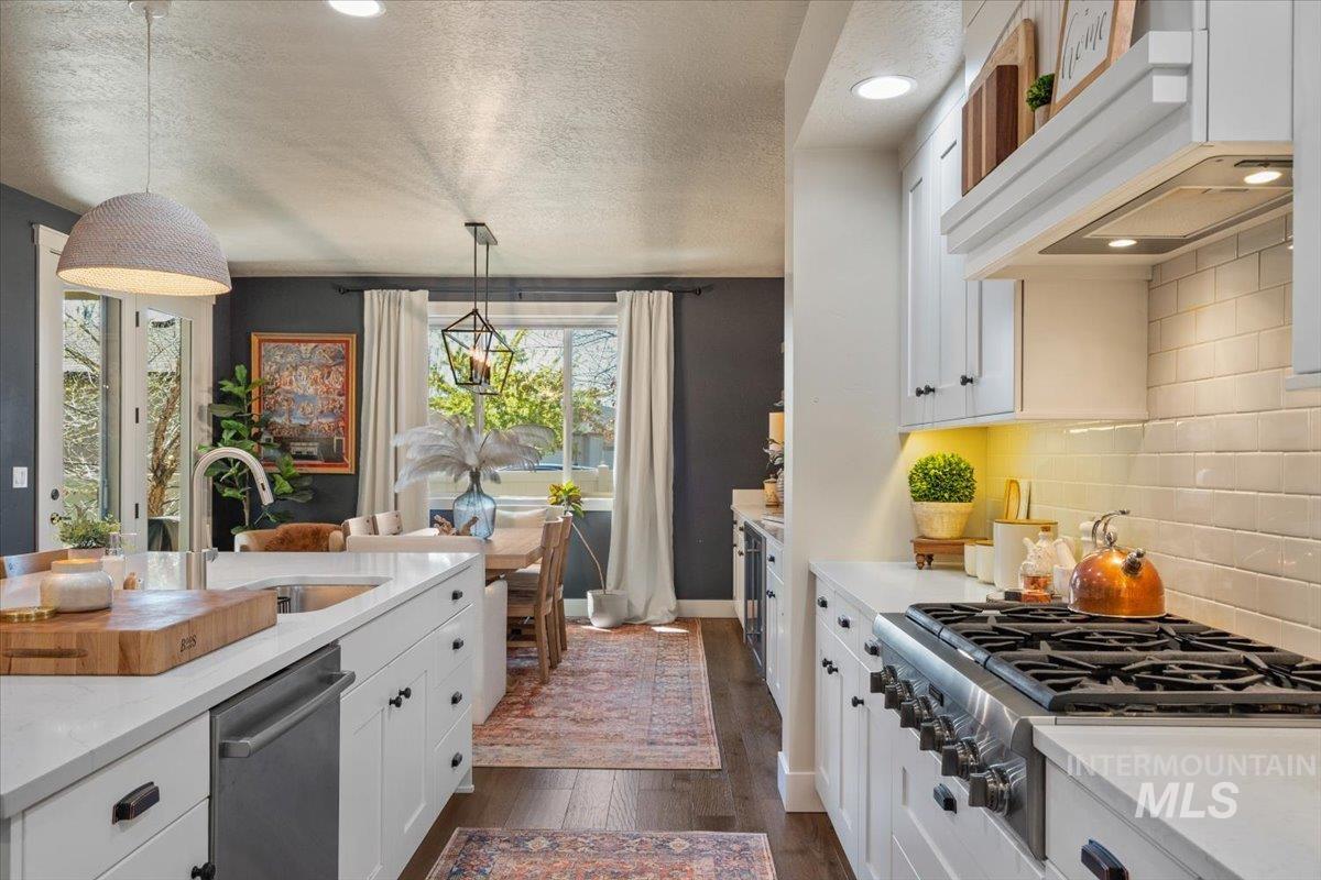 6217 W Ina Dr, Boise, Idaho 83703, 3 Bedrooms, 2.5 Bathrooms, Residential For Sale, Price $875,000, 98981291