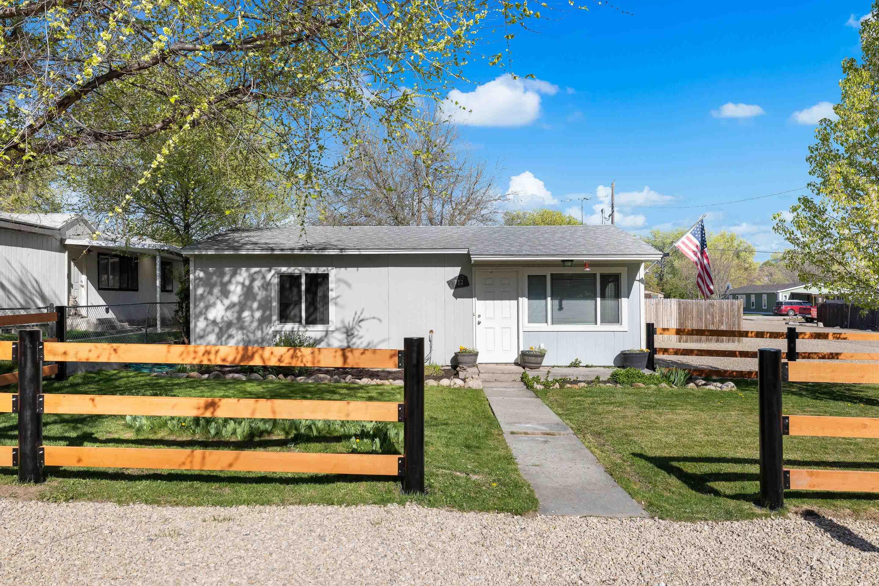 823 5th Ave N, Nampa, Idaho 83687, 3 Bedrooms, 1 Bathroom, Residential For Sale, Price $327,990, 98981292