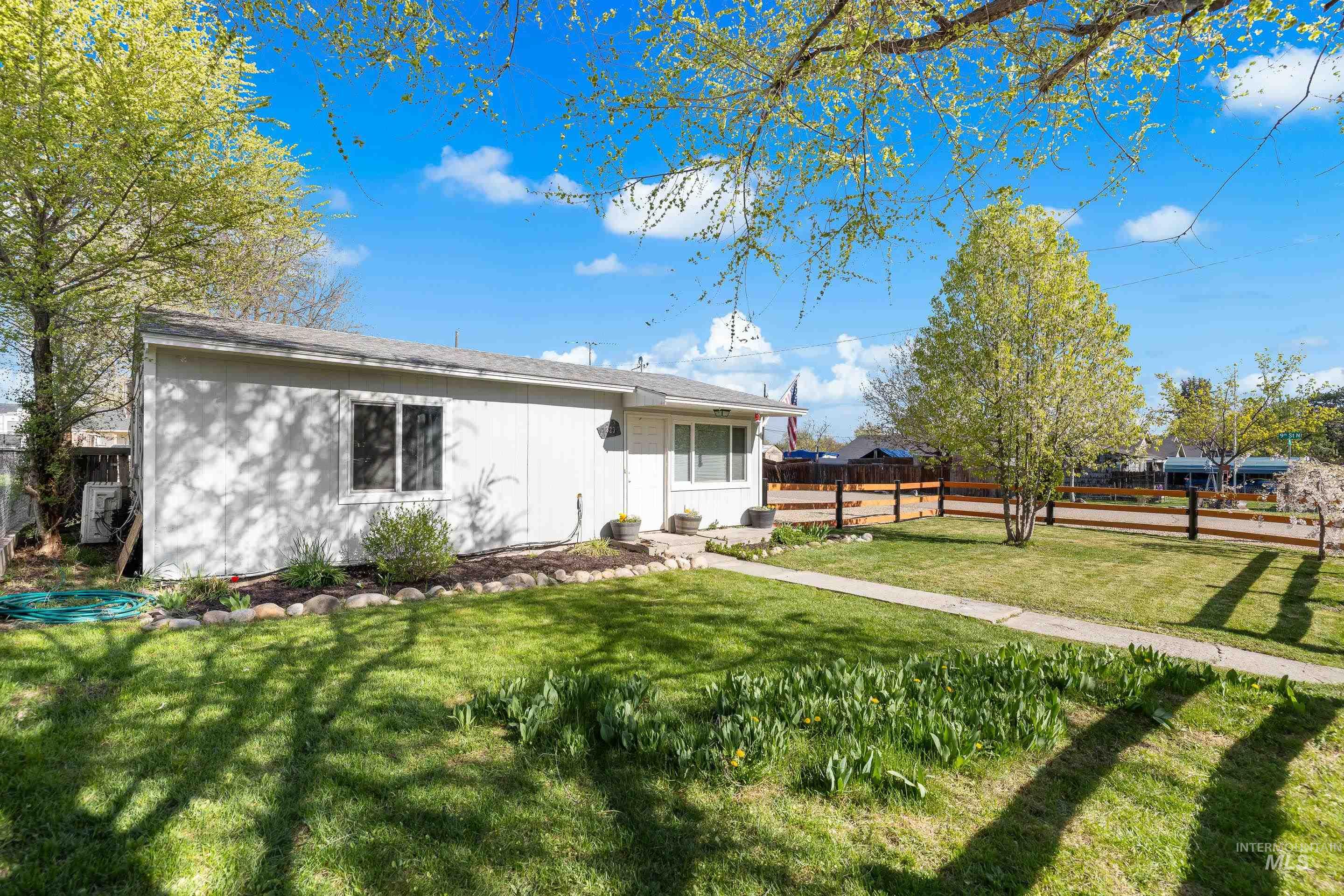 823 5th Ave N, Nampa, Idaho 83687, 3 Bedrooms, 1 Bathroom, Residential For Sale, Price $327,990, 98981292