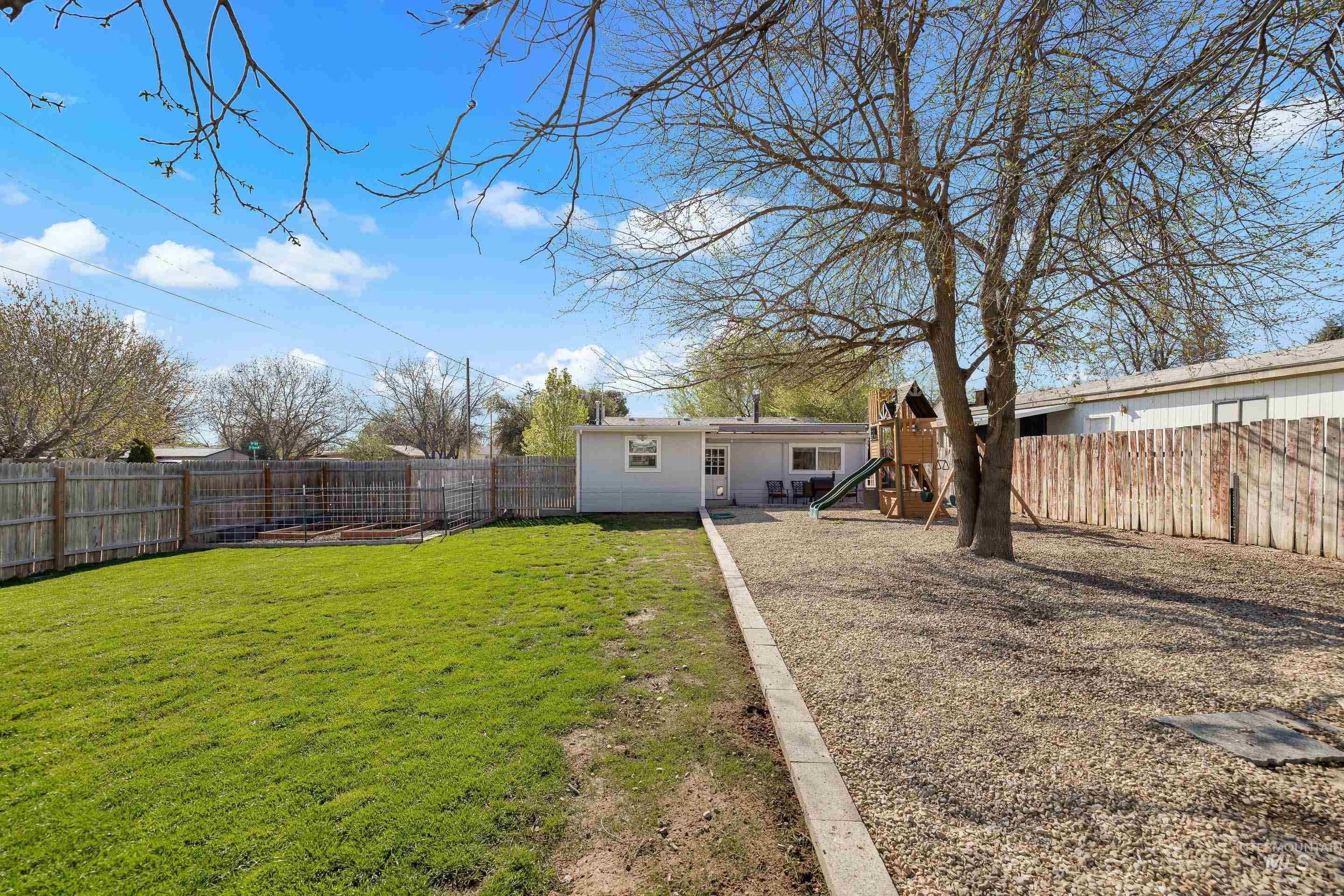 823 5th Ave N, Nampa, Idaho 83687, 3 Bedrooms, 1 Bathroom, Residential For Sale, Price $327,990, 98981292