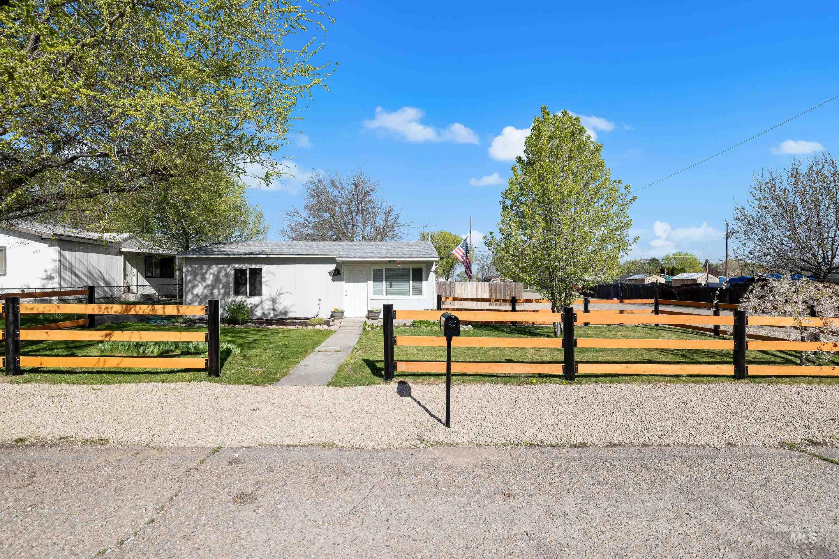 823 5th Ave N, Nampa, Idaho 83687, 3 Bedrooms, 1 Bathroom, Residential For Sale, Price $327,990, 98981292