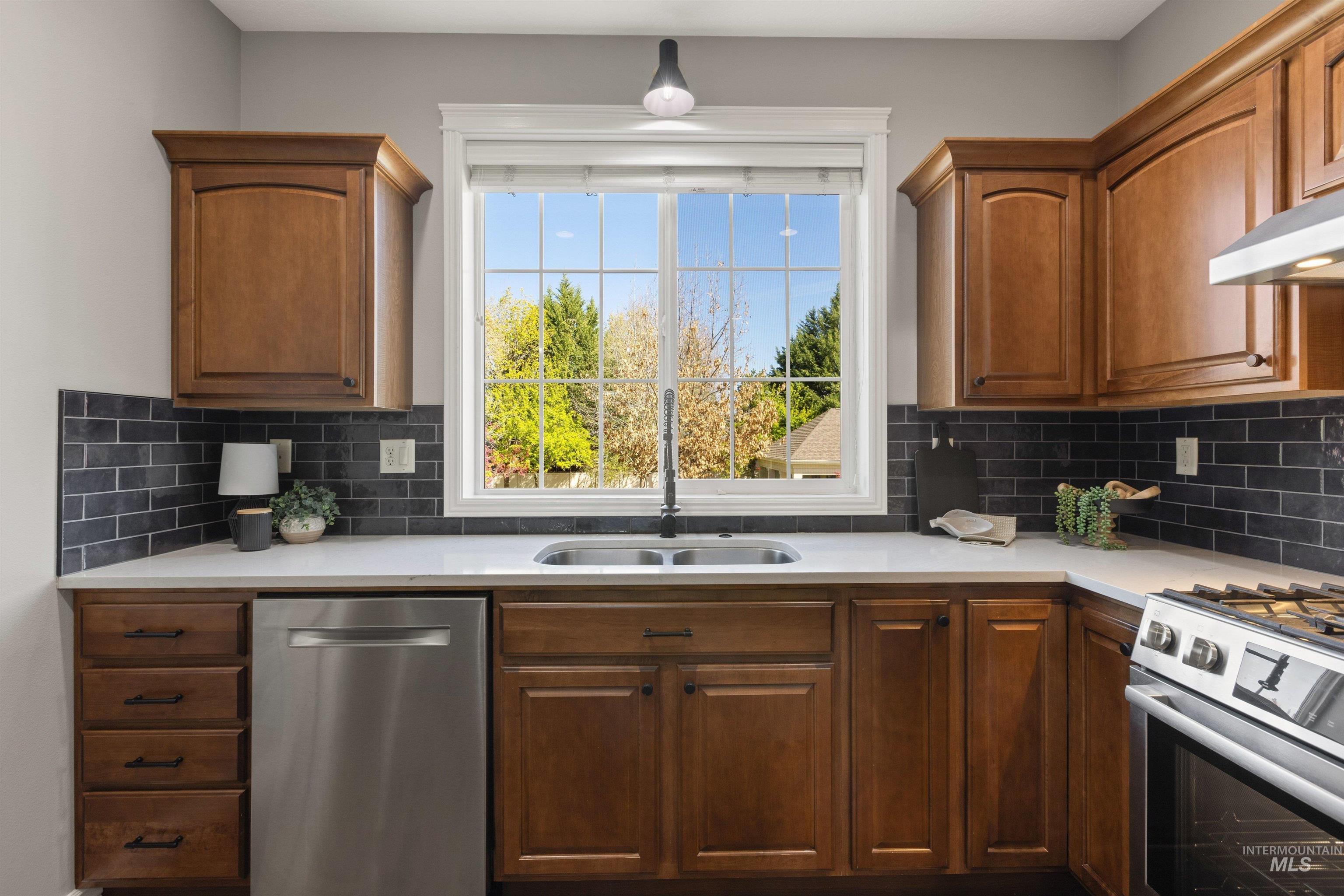 11244 W Knightsbridge Ct, Boise, Idaho 83713, 3 Bedrooms, 2.5 Bathrooms, Residential For Sale, Price $477,000, 98981293