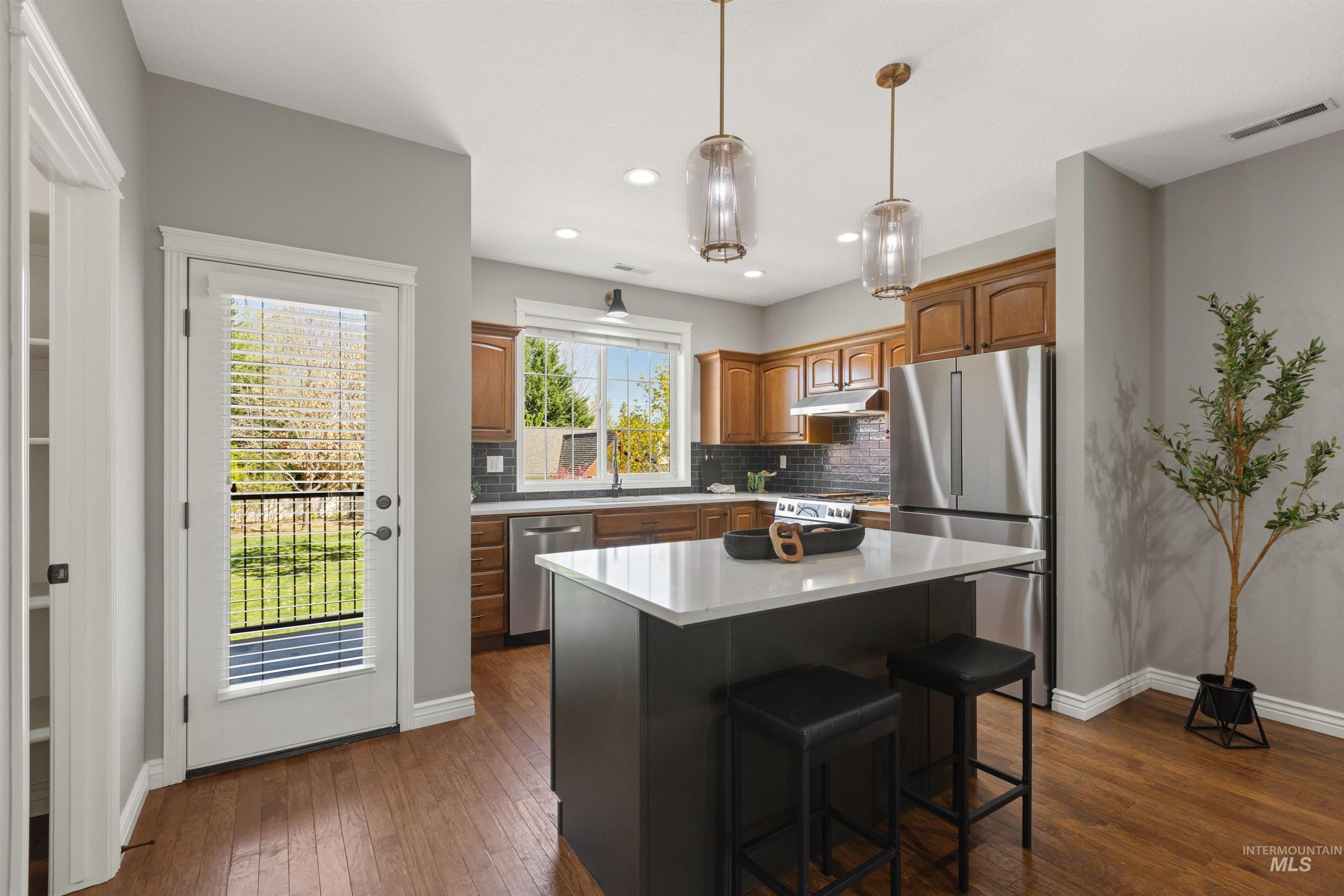 11244 W Knightsbridge Ct, Boise, Idaho 83713, 3 Bedrooms, 2.5 Bathrooms, Residential For Sale, Price $477,000, 98981293