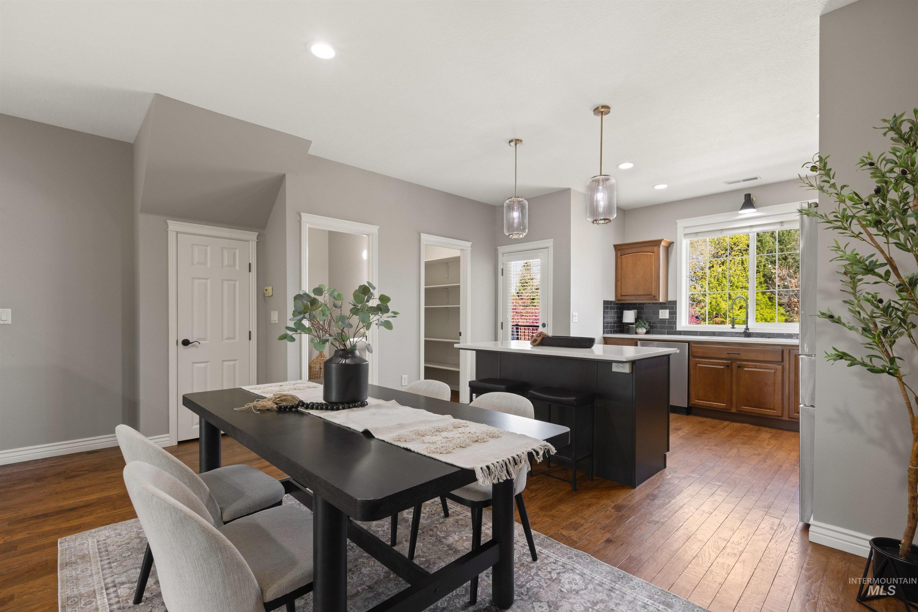 11244 W Knightsbridge Ct, Boise, Idaho 83713, 3 Bedrooms, 2.5 Bathrooms, Residential For Sale, Price $477,000, 98981293