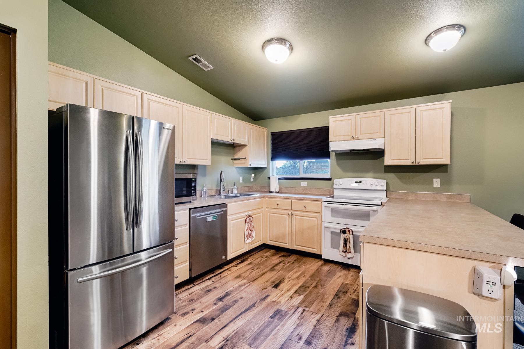 7500 Pleasant View Dr, Caldwell, Idaho 83607, 3 Bedrooms, 2 Bathrooms, Residential For Sale, Price $679,900, 98981296