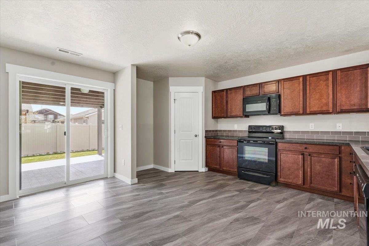 16763 N Dartmouth Ave, Nampa, Idaho 83687-3019, 3 Bedrooms, 2 Bathrooms, Residential For Sale, Price $400,000, 98981297