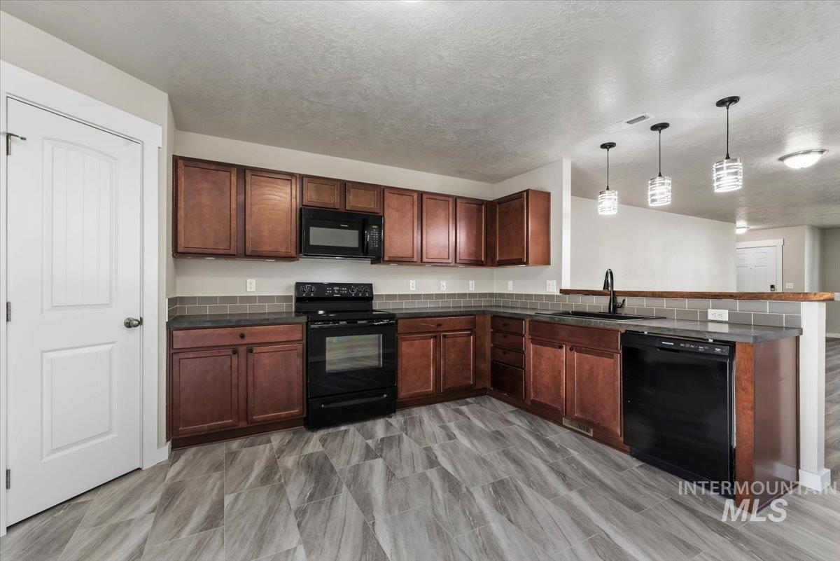 16763 N Dartmouth Ave, Nampa, Idaho 83687-3019, 3 Bedrooms, 2 Bathrooms, Residential For Sale, Price $400,000, 98981297