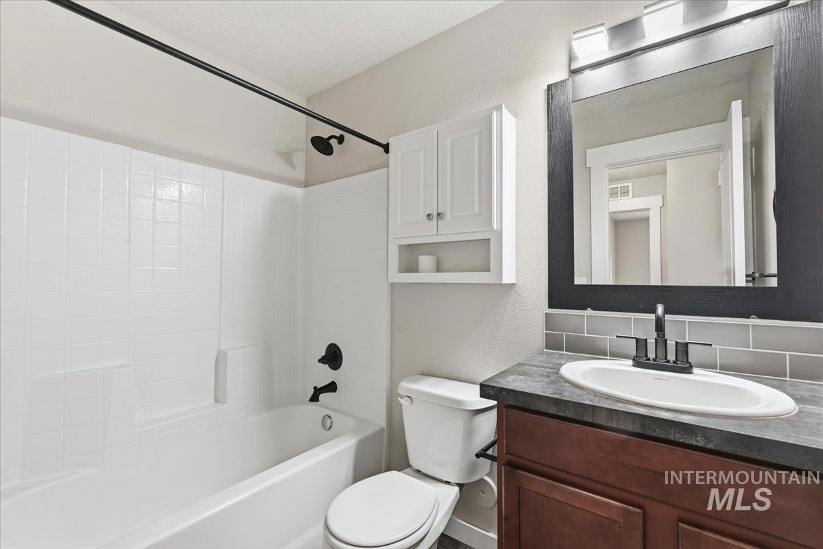 16763 N Dartmouth Ave, Nampa, Idaho 83687-3019, 3 Bedrooms, 2 Bathrooms, Residential For Sale, Price $400,000, 98981297