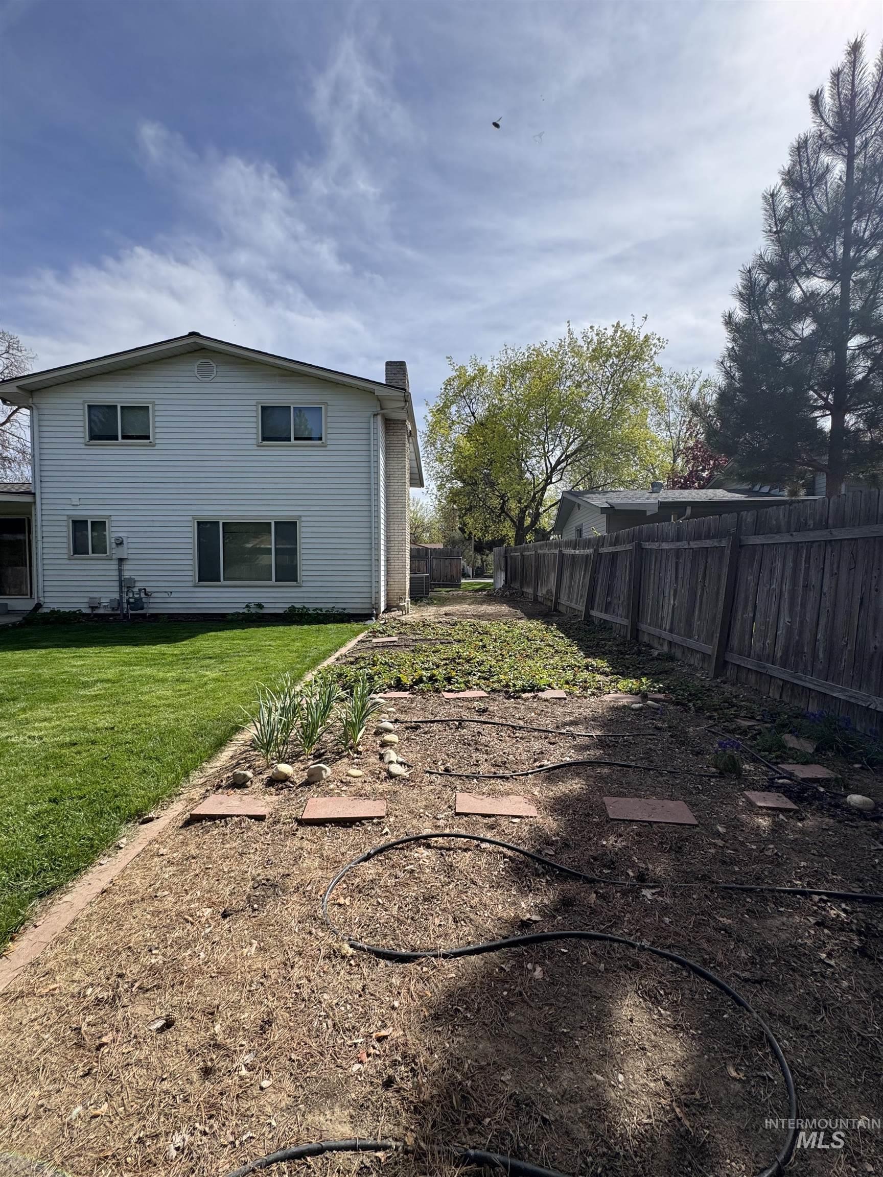 5210 N Decatur, Boise, Idaho 83704, 4 Bedrooms, 2.5 Bathrooms, Residential For Sale, Price $430,000, 98981303