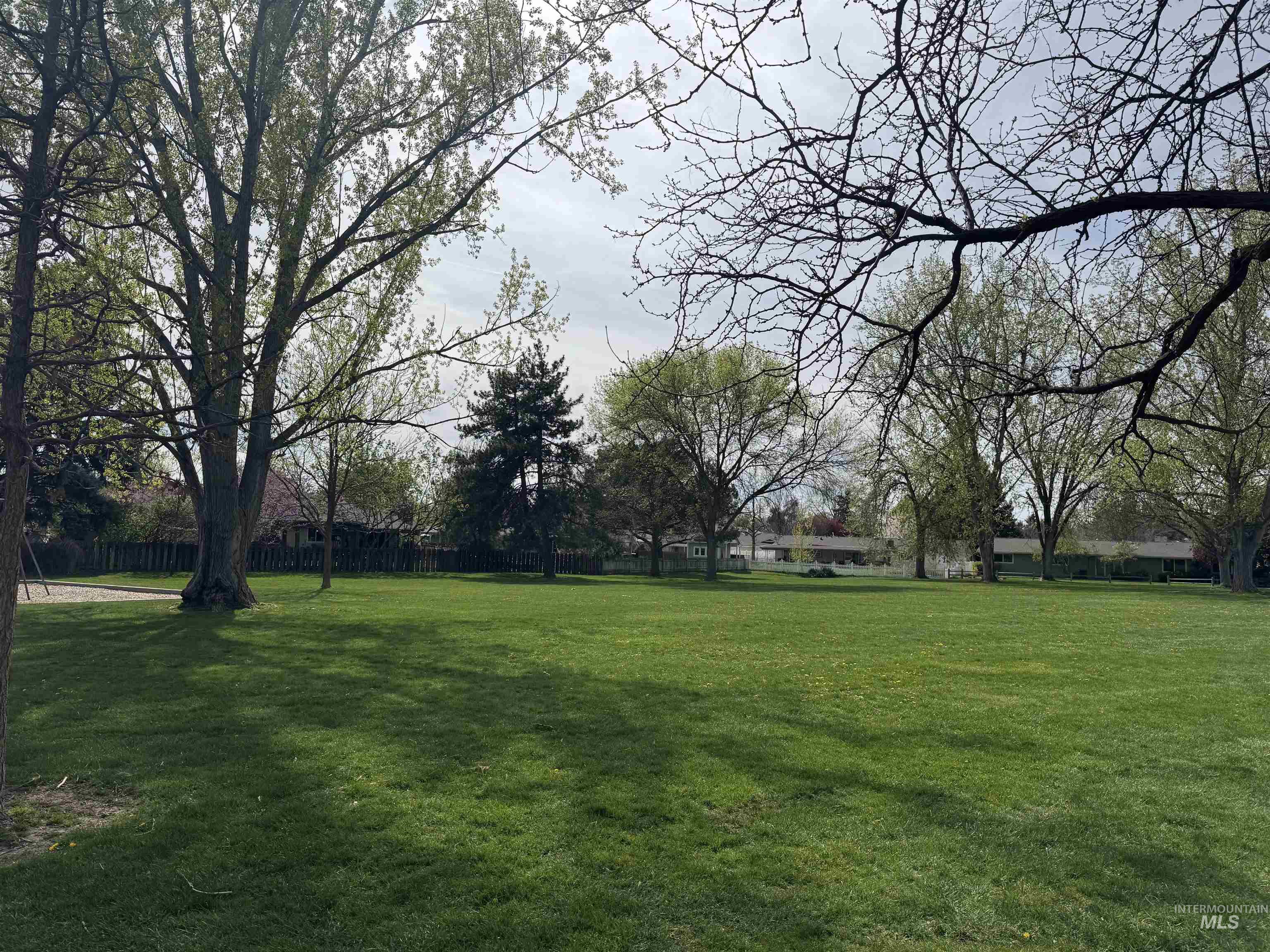 5210 N Decatur, Boise, Idaho 83704, 4 Bedrooms, 2.5 Bathrooms, Residential For Sale, Price $430,000, 98981303