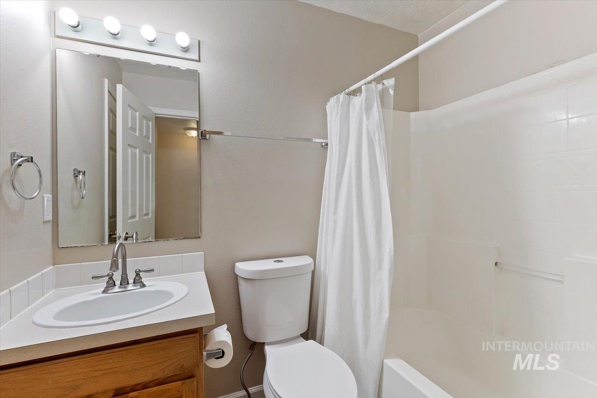 2824 Bristol Ave., Caldwell, Idaho 83605, 5 Bedrooms, 2.5 Bathrooms, Residential For Sale, Price $424,900, 98981308