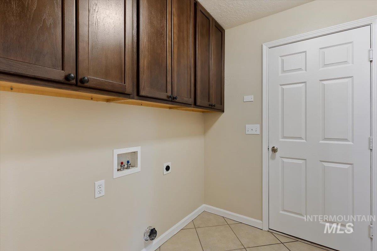 2824 Bristol Ave., Caldwell, Idaho 83605, 5 Bedrooms, 2.5 Bathrooms, Residential For Sale, Price $424,900, 98981308