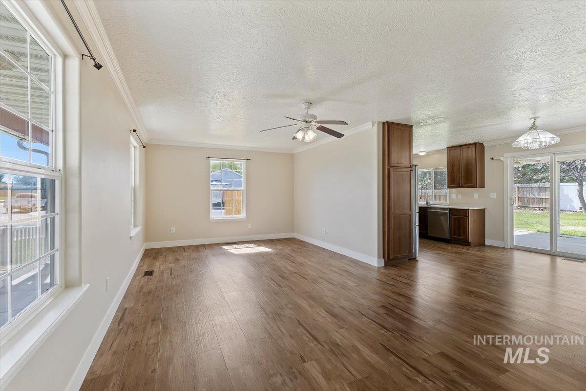 2824 Bristol Ave., Caldwell, Idaho 83605, 5 Bedrooms, 2.5 Bathrooms, Residential For Sale, Price $424,900, 98981308