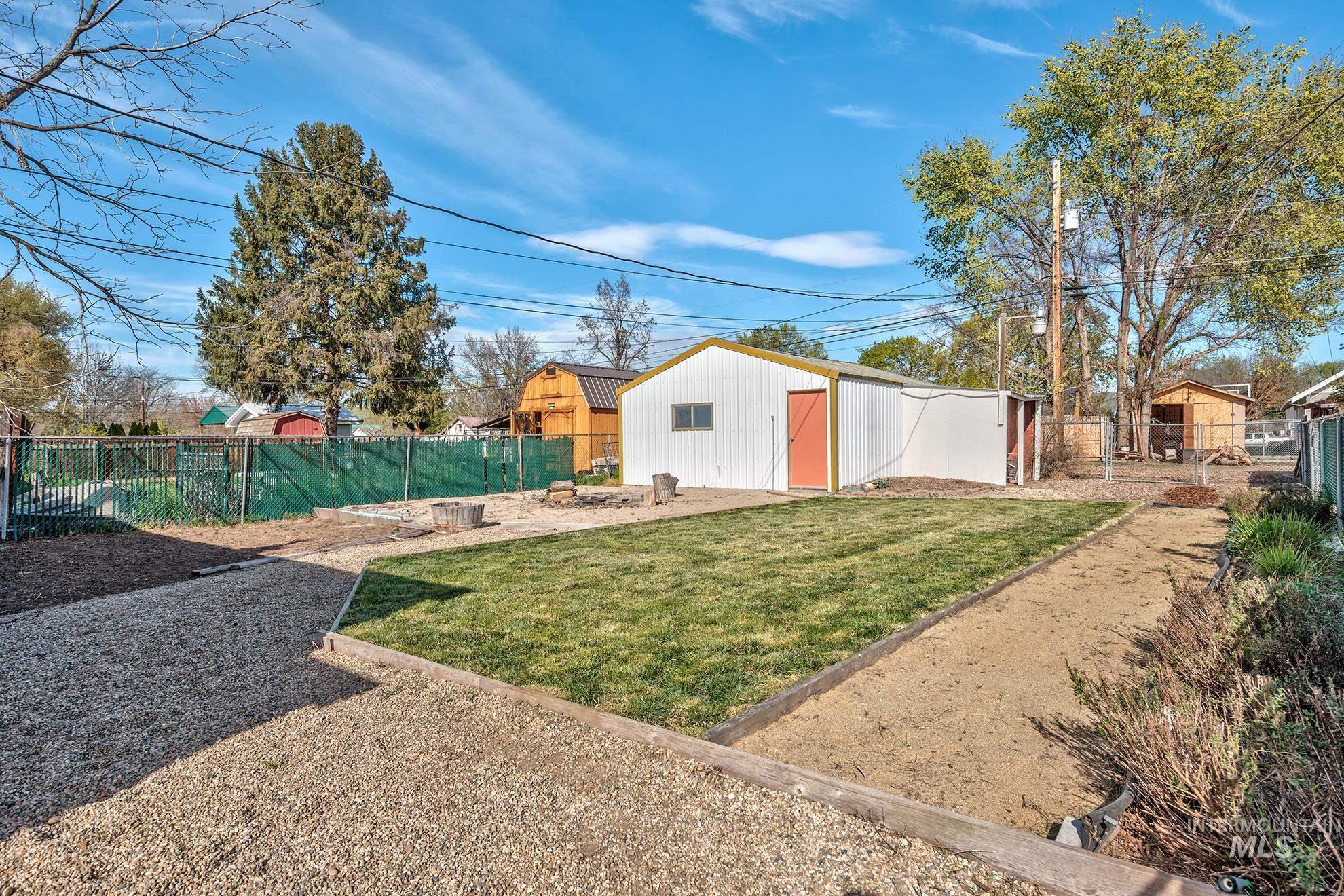 1016 W 5th, Weiser, Idaho 83672, 4 Bedrooms, 2 Bathrooms, Residential For Sale, Price $325,000, 98981310