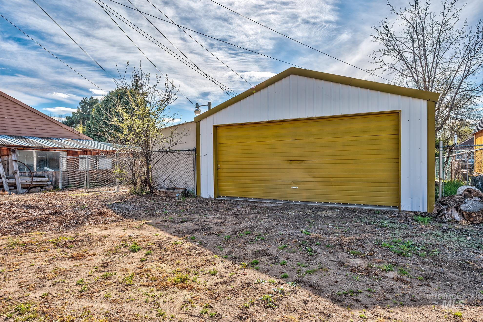 1016 W 5th, Weiser, Idaho 83672, 4 Bedrooms, 2 Bathrooms, Residential For Sale, Price $325,000, 98981310