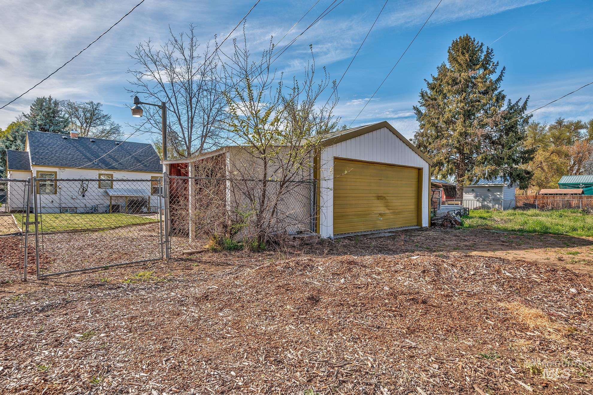 1016 W 5th, Weiser, Idaho 83672, 4 Bedrooms, 2 Bathrooms, Residential For Sale, Price $325,000, 98981310