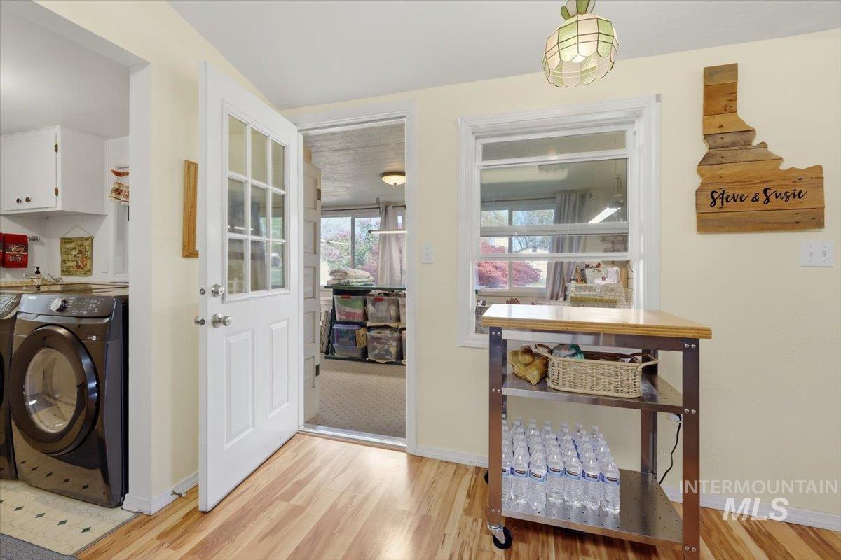 21454 Binford Dr, Greenleaf, Idaho 83626, 2 Bedrooms, 2 Bathrooms, Residential For Sale, Price $395,000, 98981311