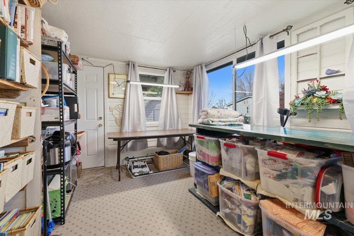 21454 Binford Dr, Greenleaf, Idaho 83626, 2 Bedrooms, 2 Bathrooms, Residential For Sale, Price $395,000, 98981311