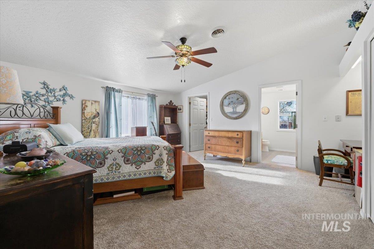 21454 Binford Dr, Greenleaf, Idaho 83626, 2 Bedrooms, 2 Bathrooms, Residential For Sale, Price $395,000, 98981311