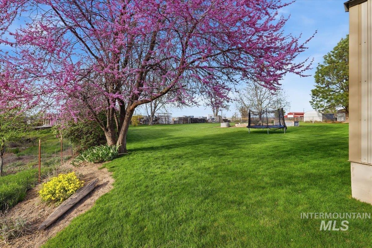 21454 Binford Dr, Greenleaf, Idaho 83626, 2 Bedrooms, 2 Bathrooms, Residential For Sale, Price $395,000, 98981311